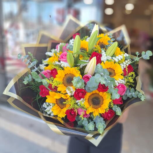 Buquê Charme Com Mix De Flores