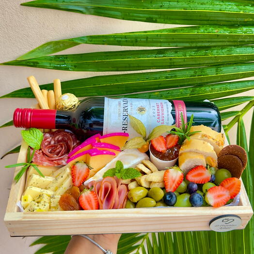 Box com Frios e Vinho