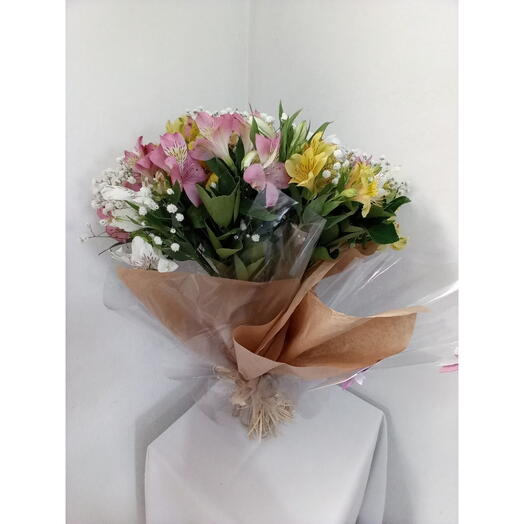 Classico Buquê Alstroemerias Coloridas