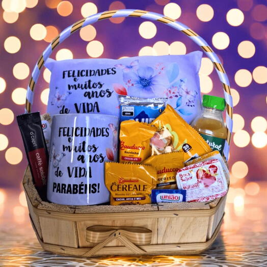 Cesta Anivesario de Cafe da Manhã com Almofada e Caneca "Felicidades"
