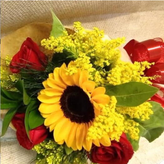 Girassol com Rosas Vermelhas