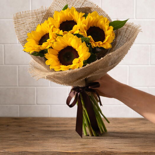 Arranjo de Girassóis Naturais em Juta | La Floricultura