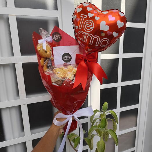 Dia das Mães - Buquê morangos e Ferrero Rocher Encanto + kit