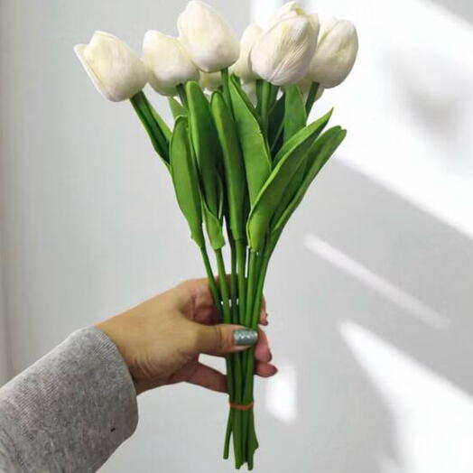Buquê Artificial de Tulipas Brancas