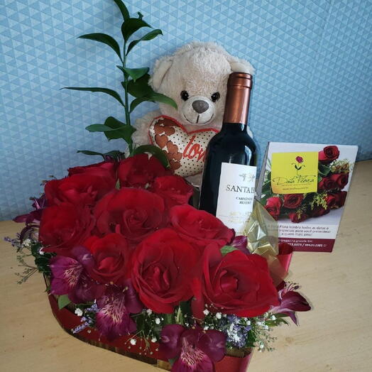 Arranjo no Cachepot de Coração G com Vinho