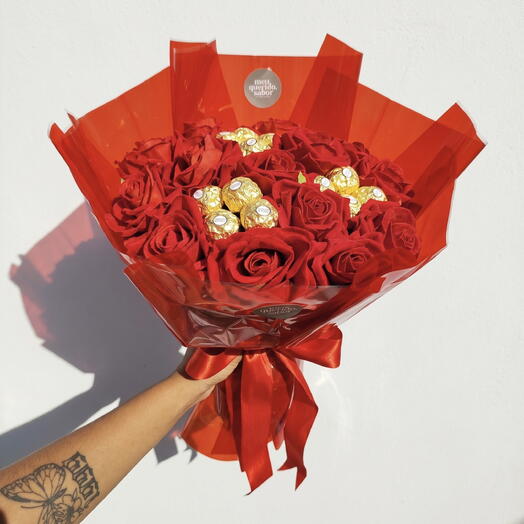 Dia das Mães - Buquê de Ferrero Rocher com rosas Supremo + kit
