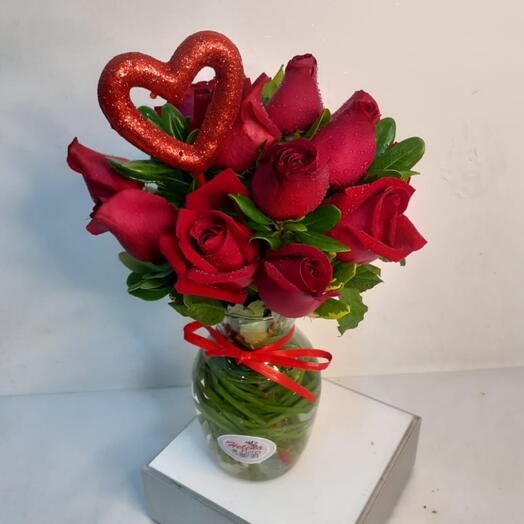 Arranjo de 12 rosas + plaquinha