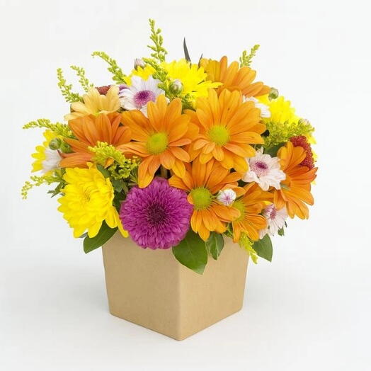 Arranjo de Flores do Campo Coloridas no Cachepot