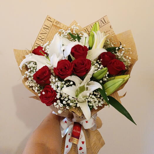 Buquê de Rosas   Lirios - Amor Eterno