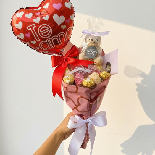Dia das Mães - Buquê com morango, rosa e Ferrero Rocher Desejo + kit