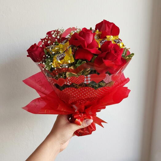 Buque de Rosas Colombiana com Ouro Branco