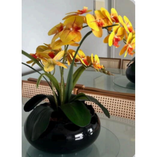 Arranjo de Orquideas Amarelas em Silicone com Duas Hastes