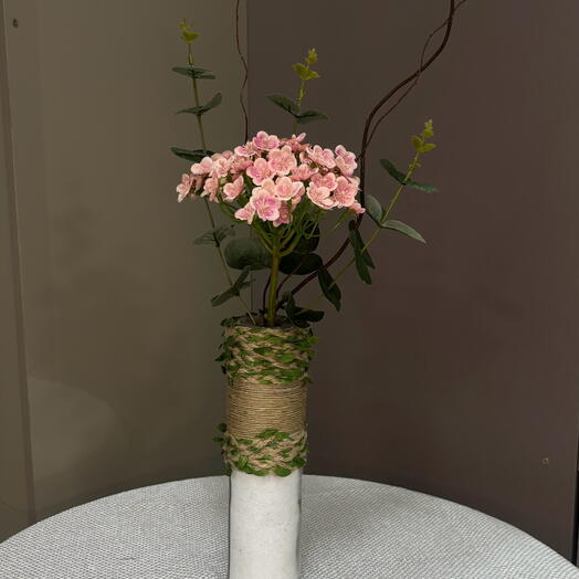 Arranjo de Flores Delicadas