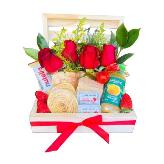 Cesta de Cafe da Manhã com Rosas e Amor em Bau de Pinus