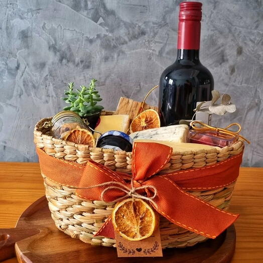 Lovely Wine Cesta Gourmet