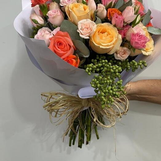 Buquê de rosas coloridas