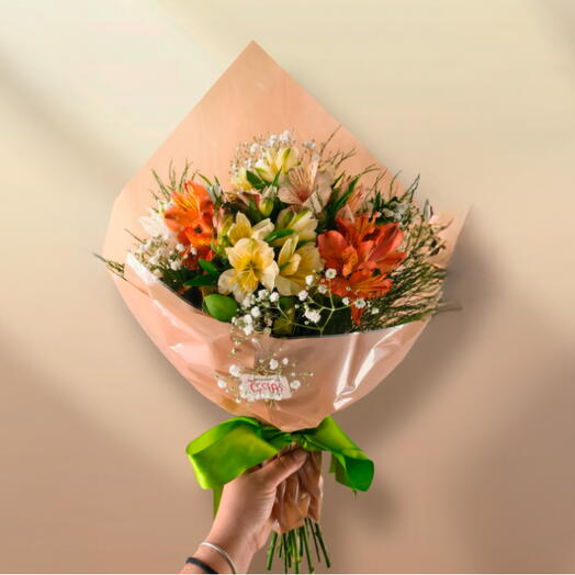 Buquê Medio com Astromelias Coloridas – Um Gesto que Floresce em Significado