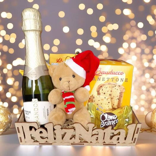Cesta "Feliz Natal" com Chandon, Panettone, Ursinho de Natal e delicias
