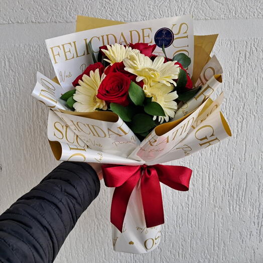 Buquê Rosas Vermelhas e Gerberas