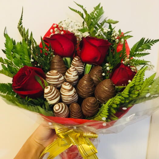 Buquê 4 rosas