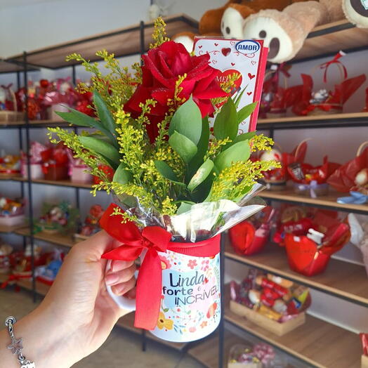 Arranjo de 1 Rosa Na caneca C/ Cartão Amor