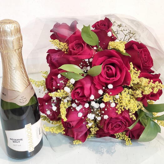 Buquê 15 Rosas Com Chandon