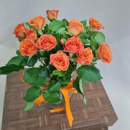 Vaso com mini rosas