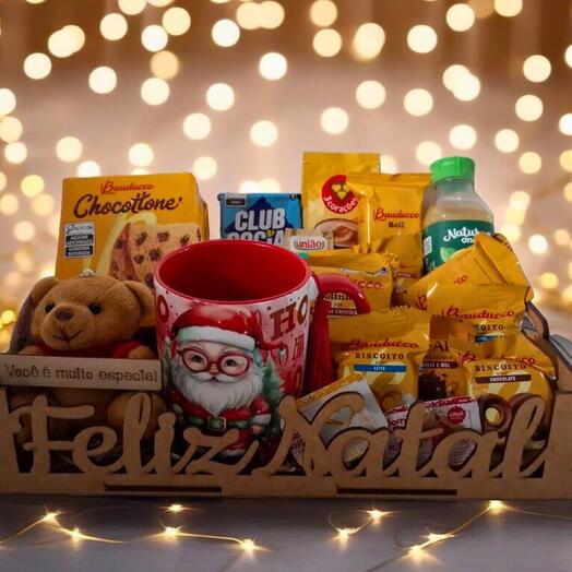 Cesta Natal de Cafe da Manhã "Feliz Natal" com Chocottone, Mini Urso e Caneca