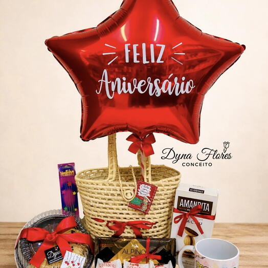 Cesta Presente na Bolsa de palha Feliz Aniversario