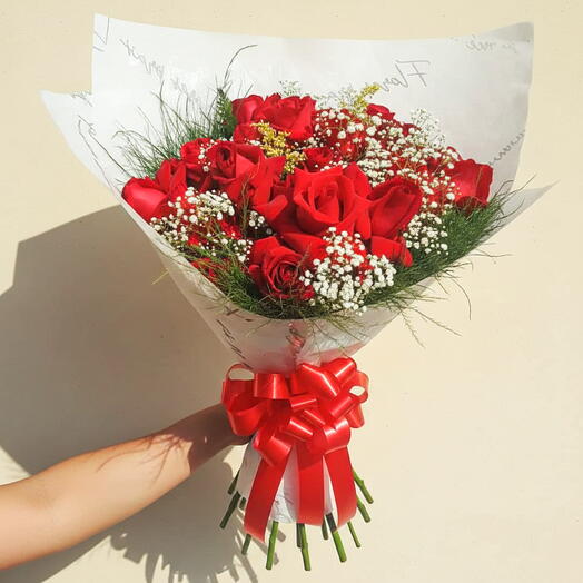 Buque com 12 rosas