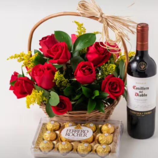 Cesta com 15 Rosas Vermelhas, Chocolate e Vinho