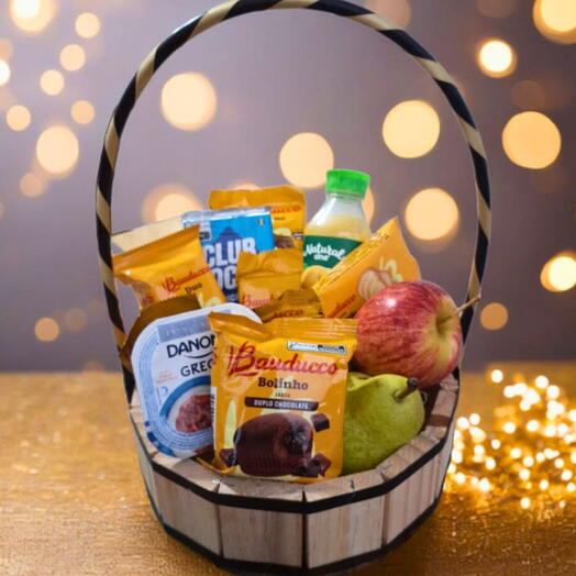 Cesta Cafe Da Manhã Redonda: Com Delicias, Frutas e Danone Greco