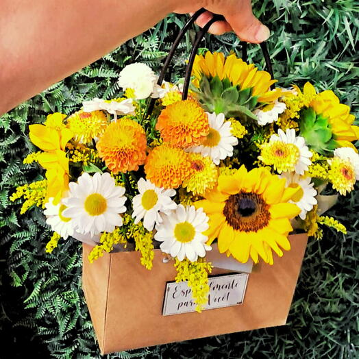 Arranjo Bolsa Craft com Flores dos Campo