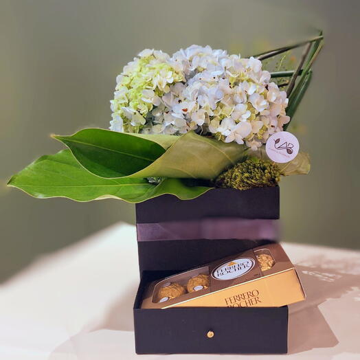 BOX COM FLORES NOBRE E CHOCOLATE