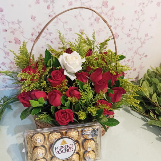 Cesta com 40 Rosas e Chocolate