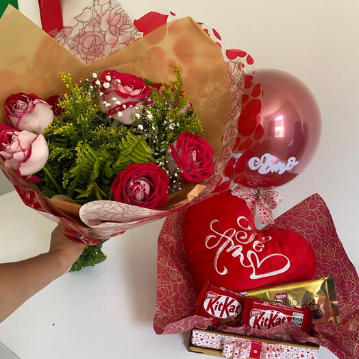 Cesta de Chocolates com Buquê