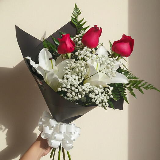 Buque de Lirios e Rosas