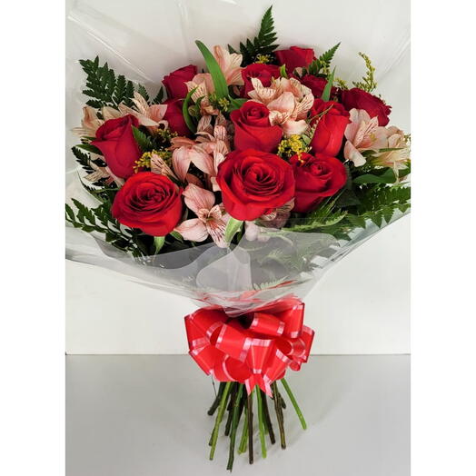 Buquê de Rosas com Astromelias