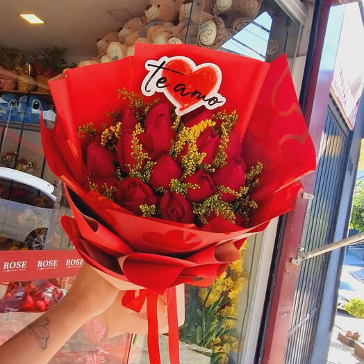 Buquê Te Amo C/ 18 Rosas