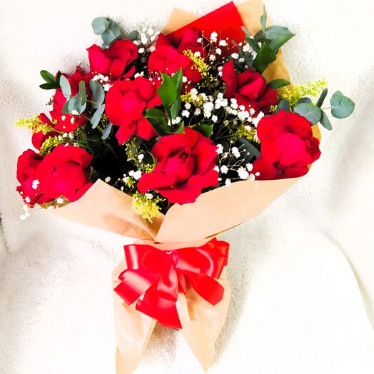 Buquê de 12 Rosas e Acompanhamentos
