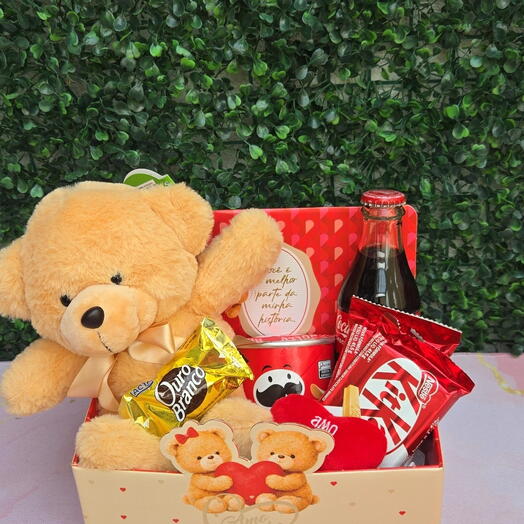 Cesta com Ursinho, Chocolates e Bebida