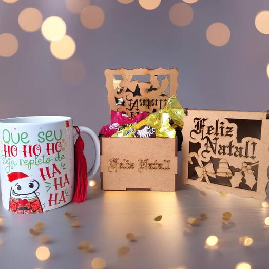 Kit Caneca Natal e Caixa "Feliz Natal" com Bombons Sonho de Valsa e Ouro Branco