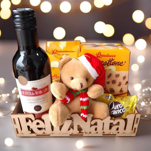 Cesta "Feliz Natal" com Vinho, Chocottone, Ursinho de Natal e Delicias