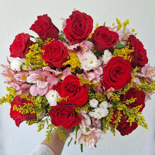 Buque de 12 rosas vermelhas
