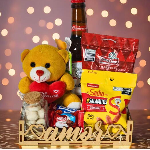 Cesta com Cerveja, Guloseimas e Urso de Coração "Amor"
