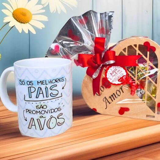 Kit Presente Vo com Caneca "Deus escolheu a melhor pessoa do mundo para ser o meu Avo" e Coração Mdf " Com Amor "
