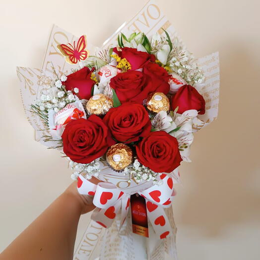 Buquê de Rosas com Chocolates - Doçura Inesquecivel