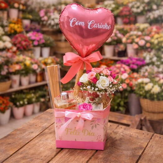 Cesta Presente com Aromatizador e Arranjo Flores
