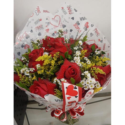 Buquê com 12 Rosas Nacionais Vermelhas