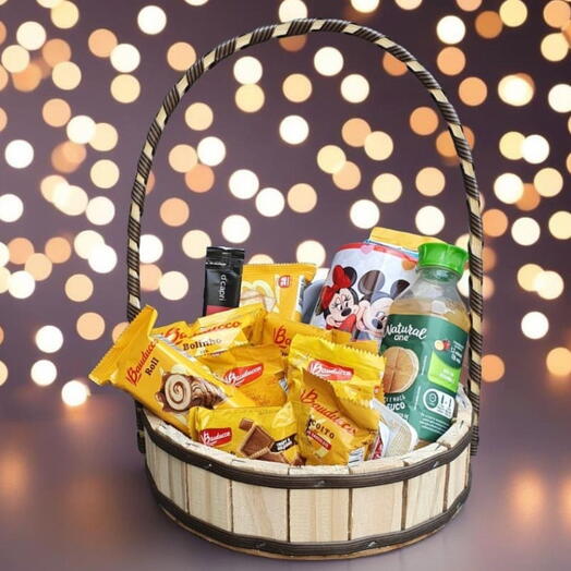 Cesta Namorados Cafe da Manhã com Caneca Mickey e Minnie "Eu e Você"